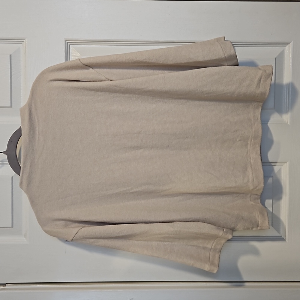 Banana Republic,3/4 sleeve, soft, sweater. Size M. - Picture 2 of 6